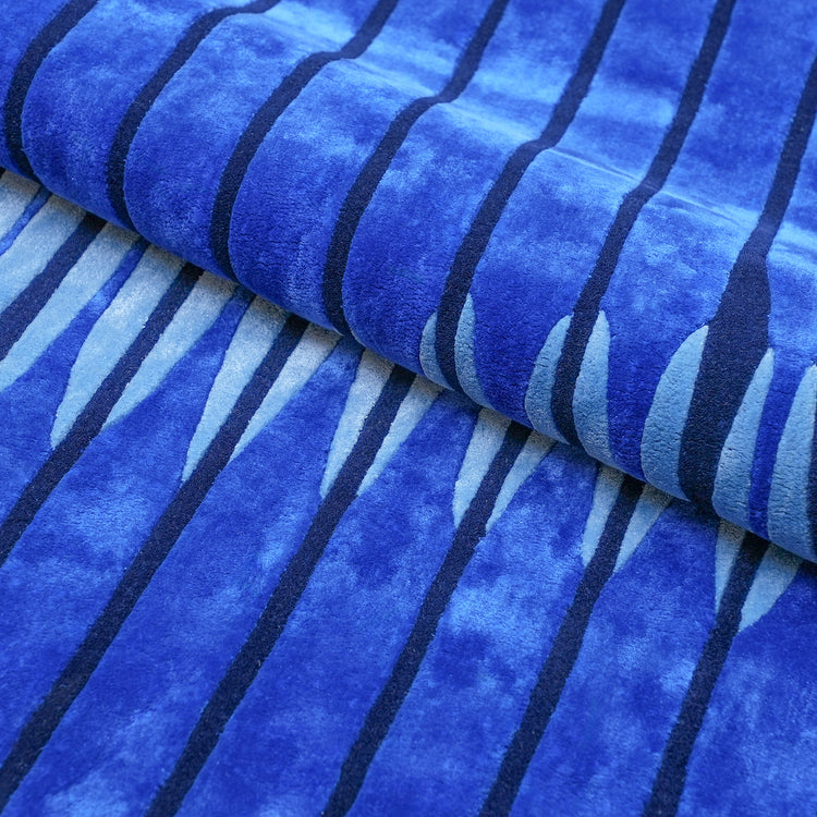 Vesica Blue Rug – hand-tufted blue rectangular rug by Ohana
