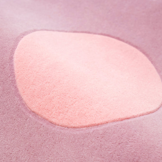 Pink Blossom Rug Wool – hand-tufted pink flower-shaped rug by Ohana