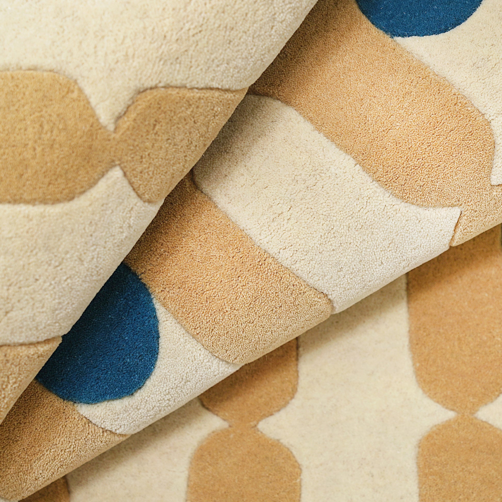 Wave Dots Yellow Rug – hand-tufted yellow rectangular rug by Ohana