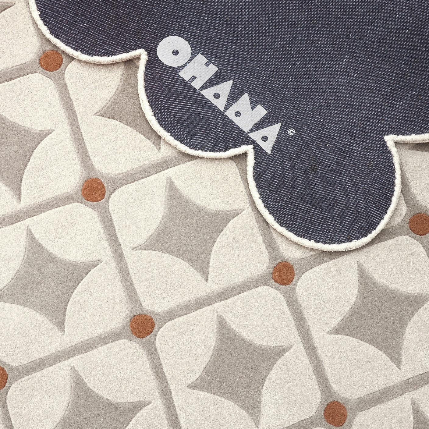 Round Dots Beige Rug – hand-tufted beige rectangular rug by Ohana