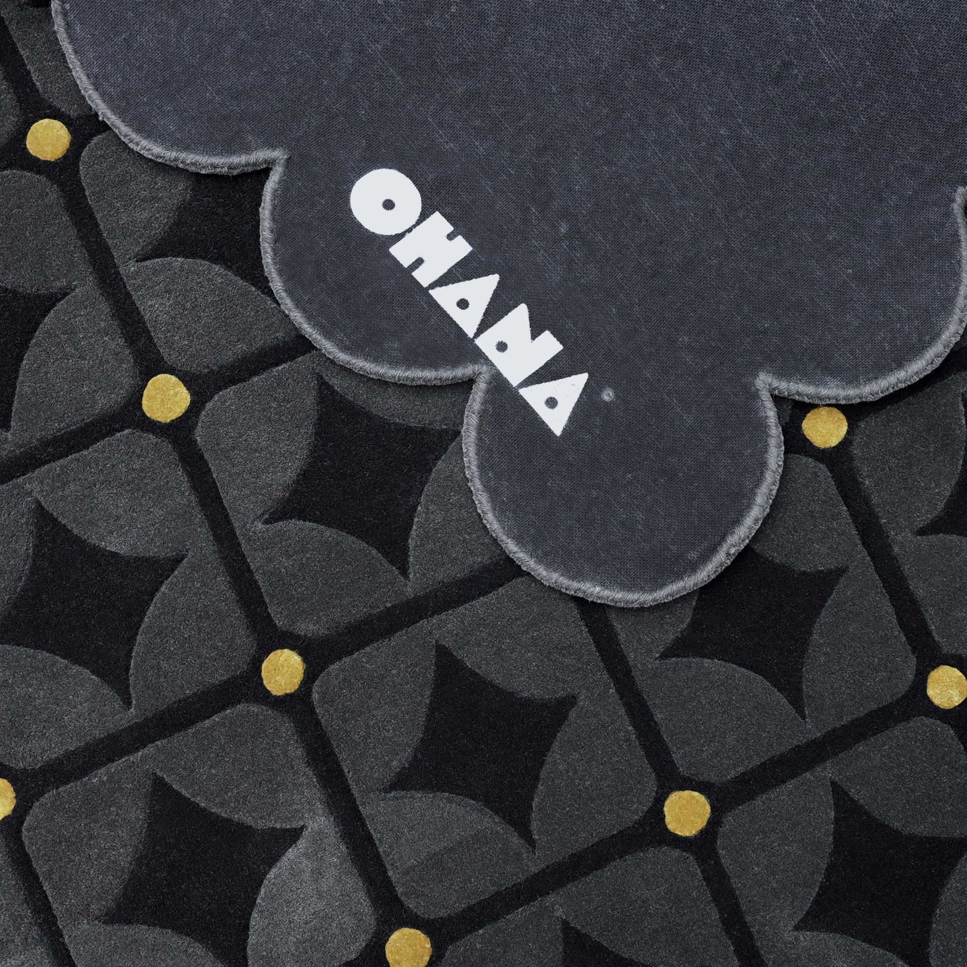 Round Dots Black Rug – hand-tufted black rectangular rug by Ohana
