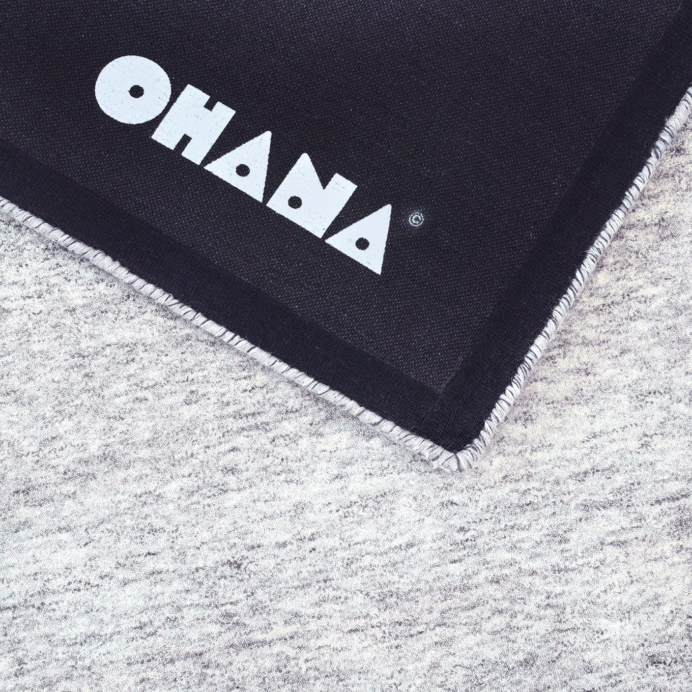 Tie Dye Grey Rug – hand-tufted grey rectangular rug by Ohana