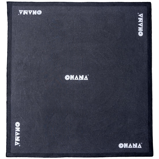 Black Space Rug – hand-tufted black rectangular rug by Ohana