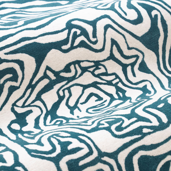 Amoeba Rug – hand-tufted multicolour shaped rug by Ohana