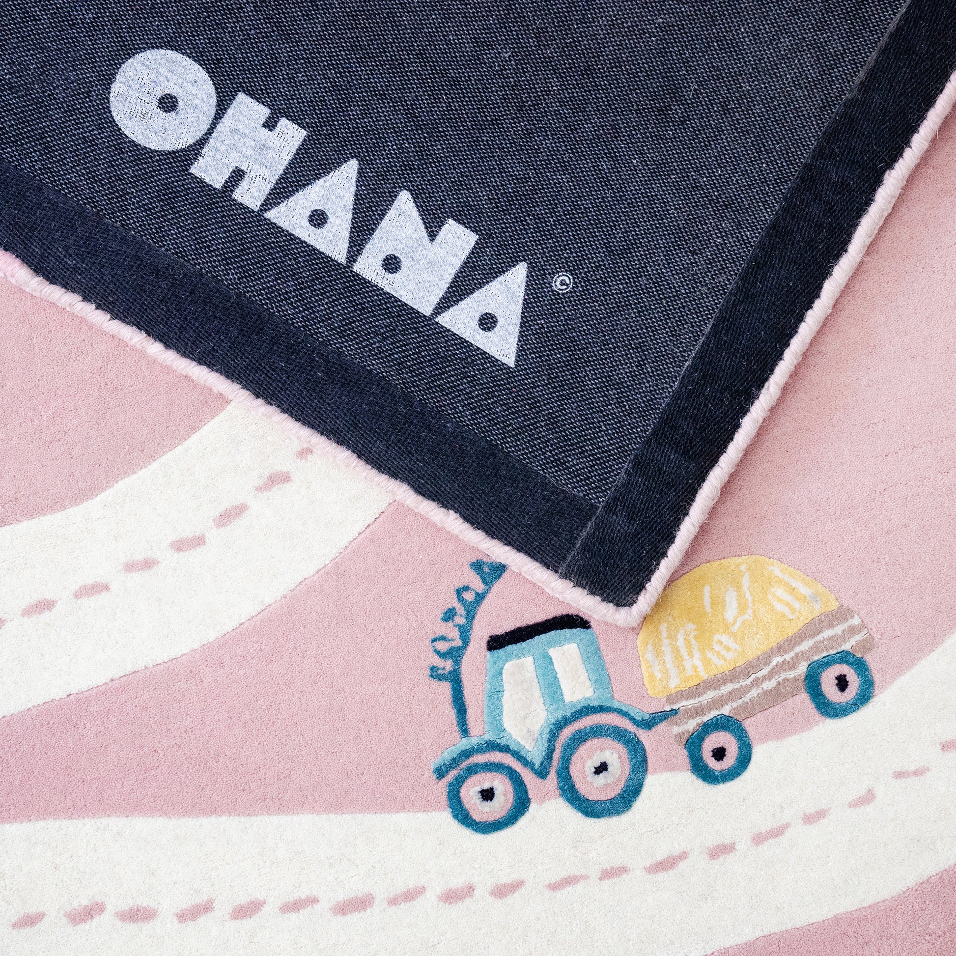 Pink Journey Rug – hand-tufted pink rectangular rug by Ohana