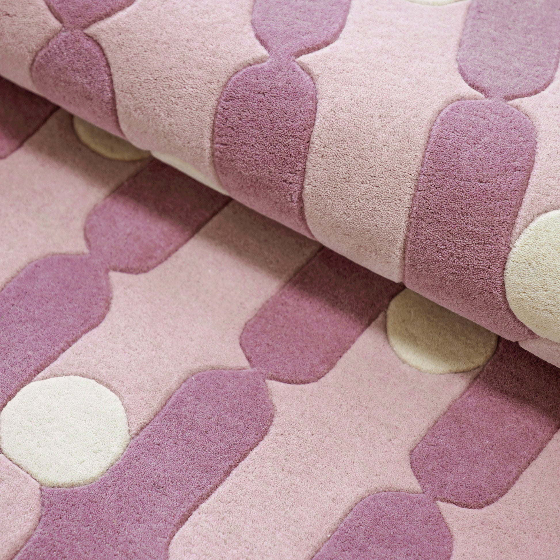 Wave Dots Pink Rug – hand-tufted pink rectangular rug by Ohana