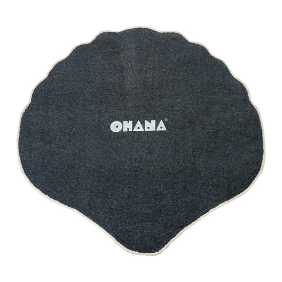 Queen Scallop Rug – hand-tufted multicolour shaped rug by Ohana