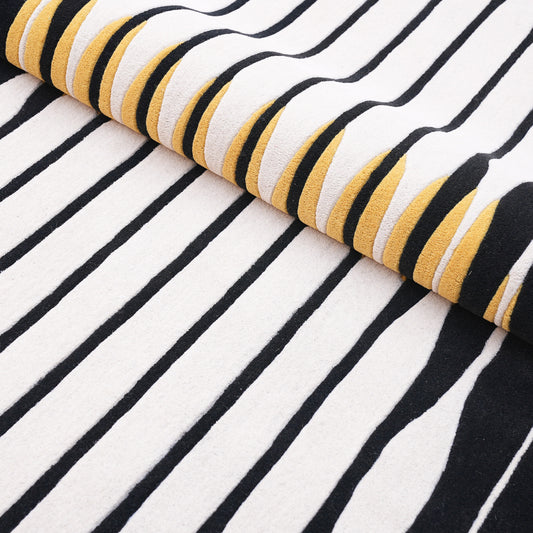 Vesica Black Rug – hand-tufted black rectangular rug by Ohana