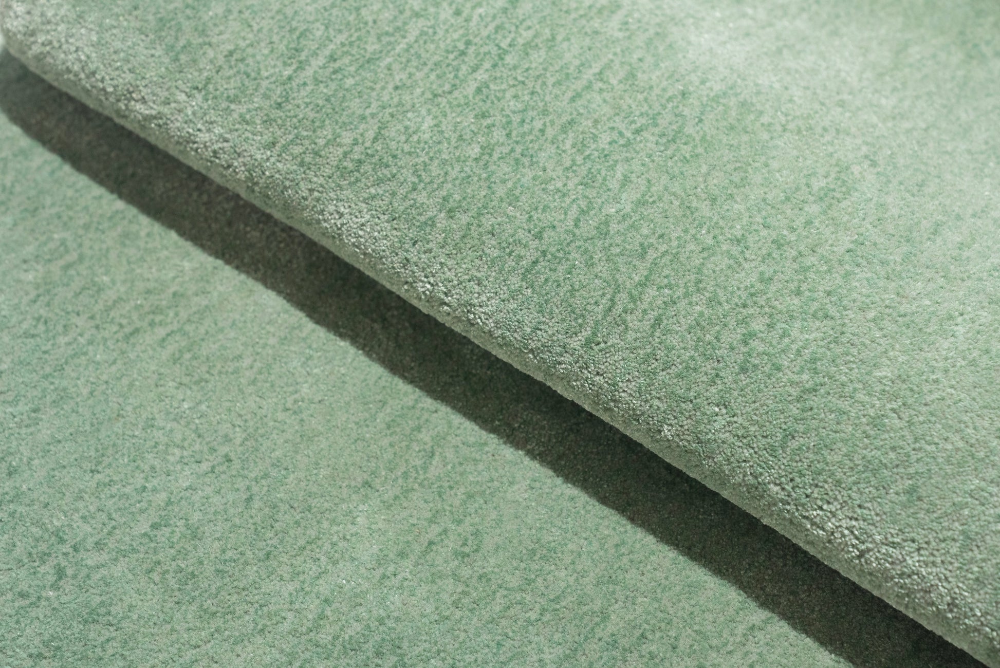 Green Cloud Puff Rug – hand-tufted green cloud-shaped rug by Ohana