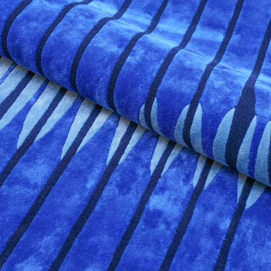 Vesica Blue Rug – hand-tufted blue rectangular rug by Ohana
