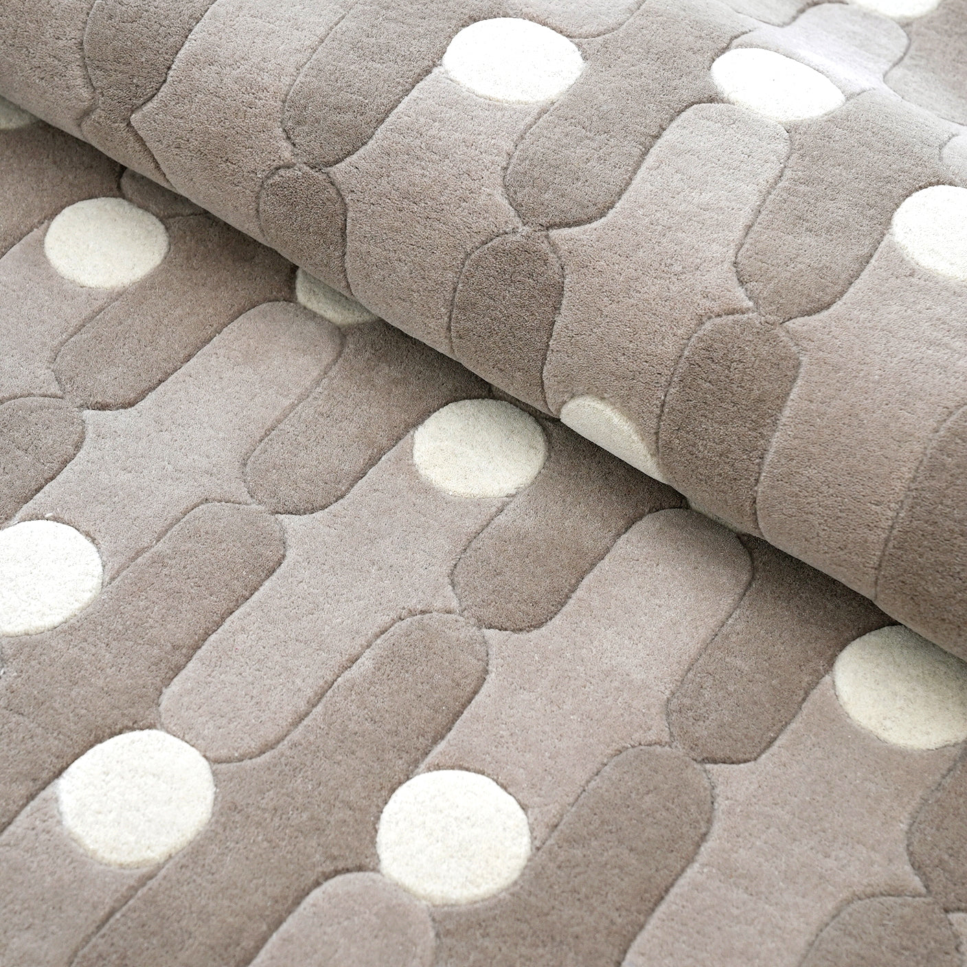 Wave Dots Brown Rug – hand-tufted brown rectangular rug by Ohana